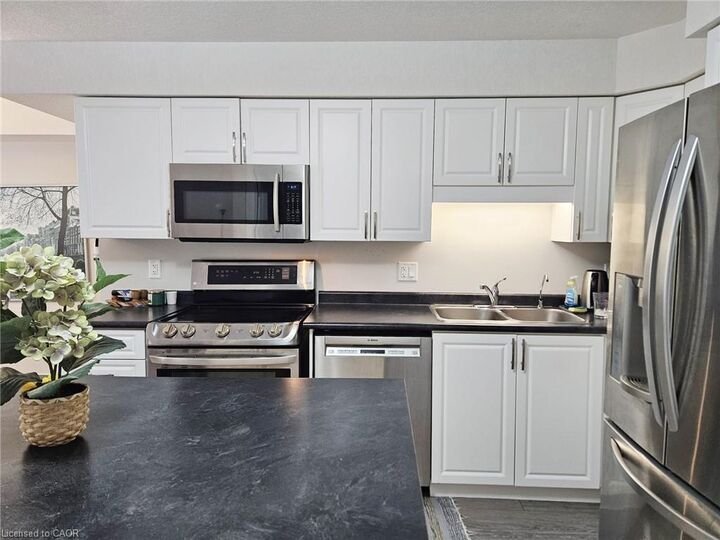 Property Photo:  1989 Ottawa Street S 30D  ON N2E 0G7 