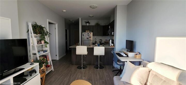 Property Photo:  104 Garment (Tower 2) Street 1806  ON N2G 0C3 