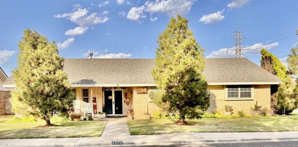 Property Photo: 2200 Ventura Ave TX 79763