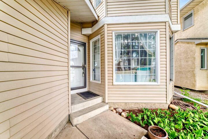 Property Photo: 77 Eldorado Close NE AB T1Y 6T2