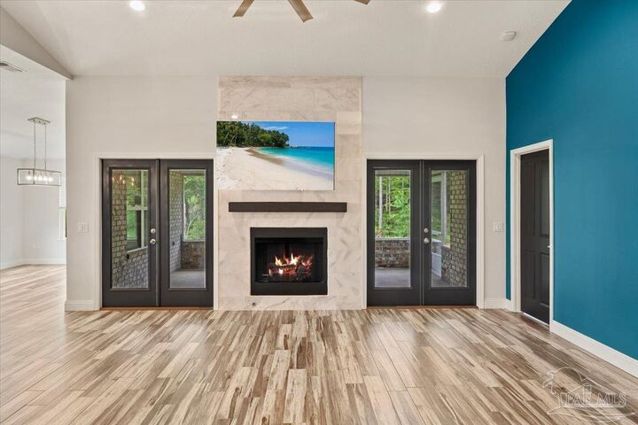 Property Photo: 2536 Bluewater Dr FL 32566