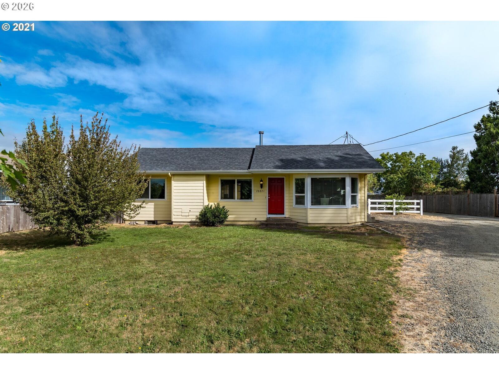 Property Photo: 28821 Royal Ave OR 97402