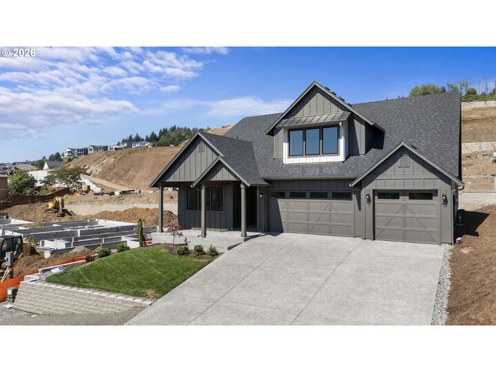 Property Photo: 803 N V St WA 98671