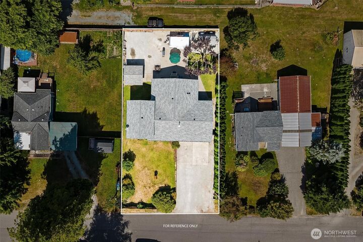 Property Photo:  910  Dunlop Street  WA 98284 