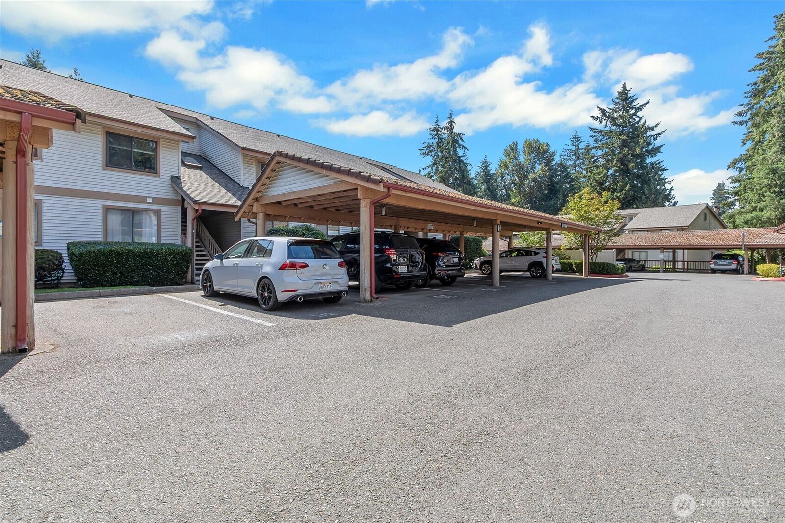 Property Photo:  17404  119th Lane SE H8  WA 98058 