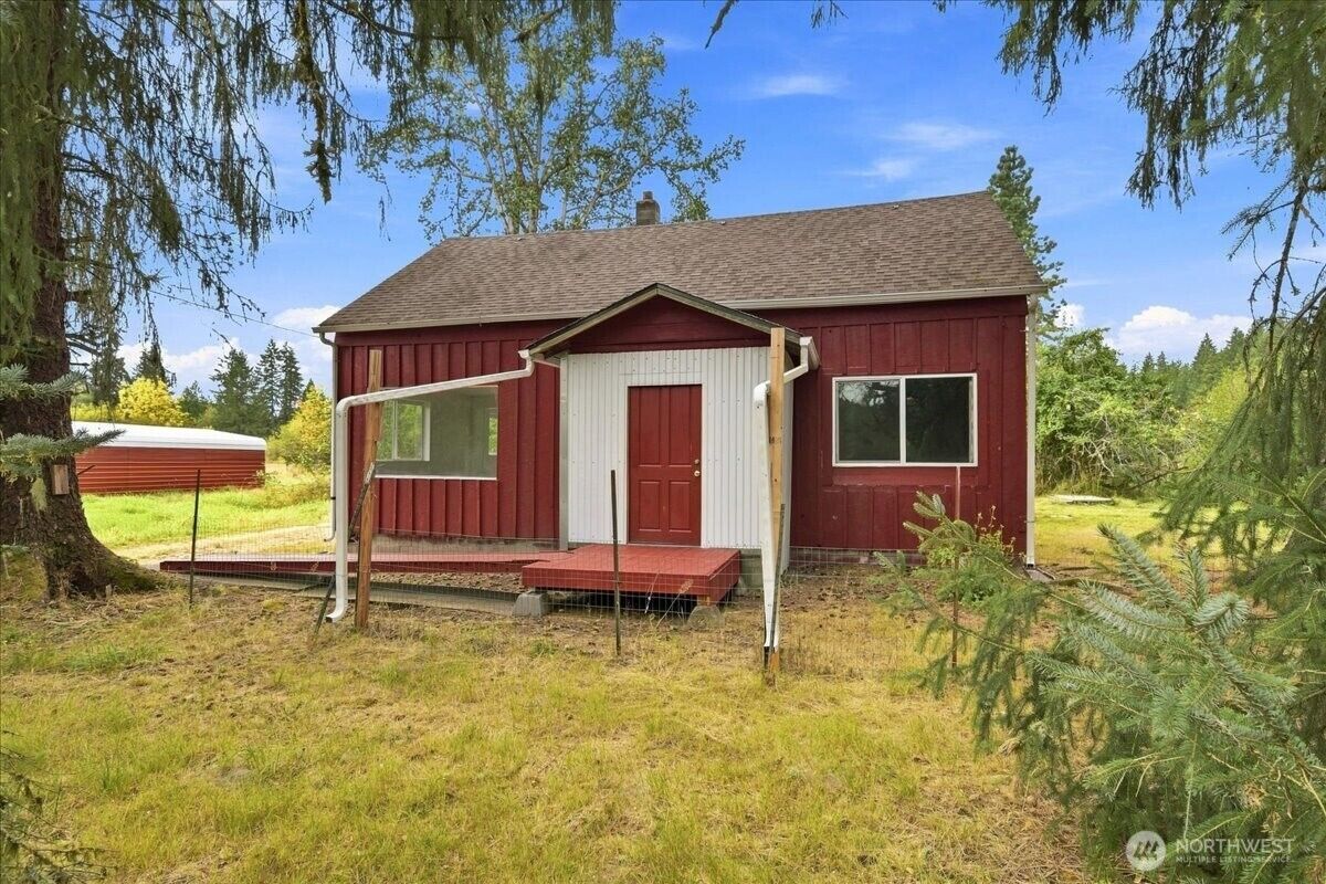 Property Photo:  696  Toledo Salmon Creek Road  WA 98591 