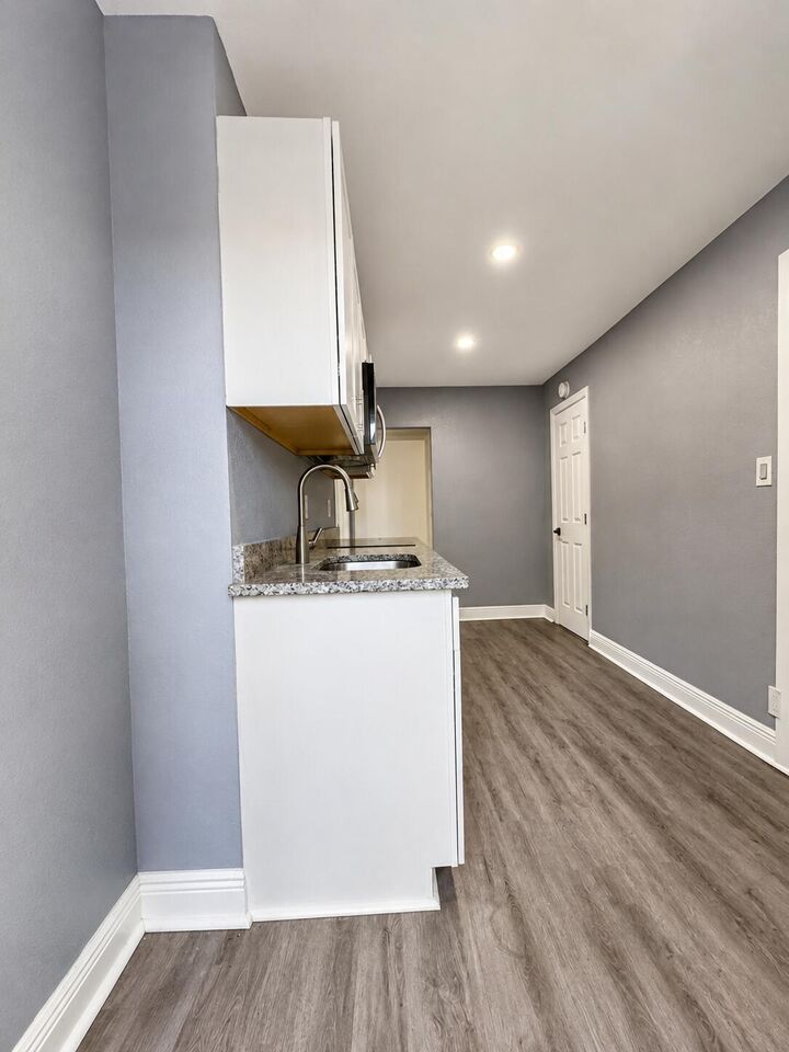 Property Photo:  849 W 2nd Street A  FL 33404 