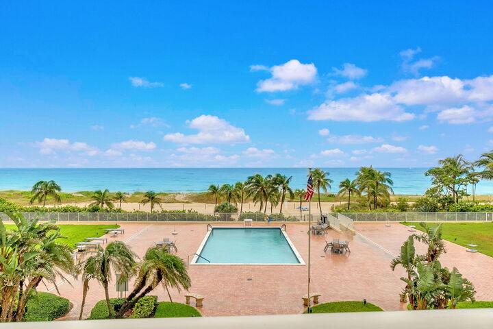 Property Photo: 750 N Ocean Boulevard 1502 FL 33062