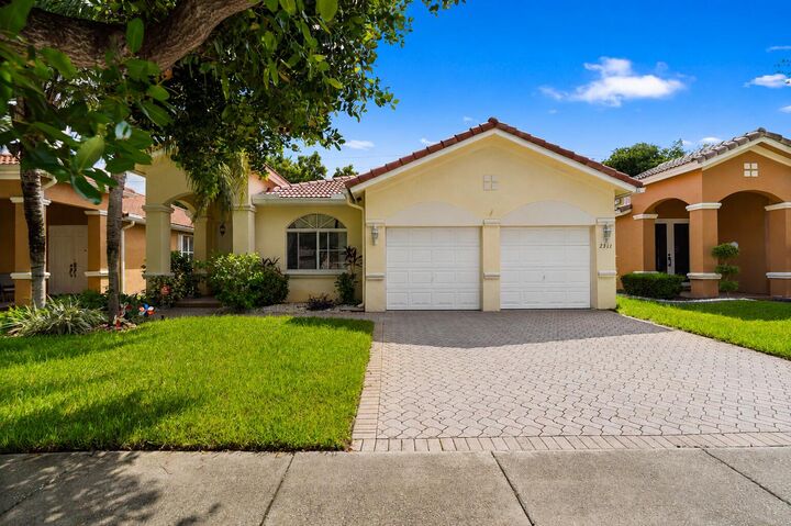 Property Photo:  2311 SW 125th Avenue  FL 33027 
