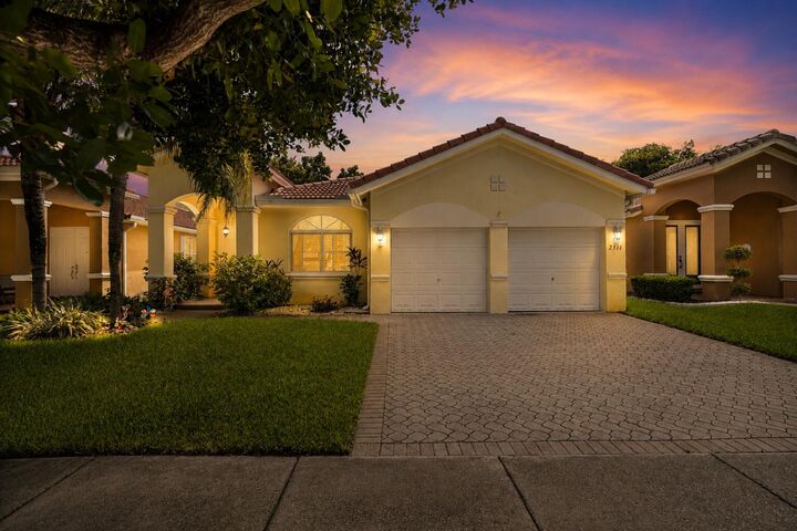 Property Photo: 2311 SW 125th Avenue FL 33027
