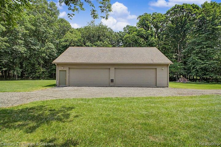 Property Photo: 11349 Philway Court MI 48114