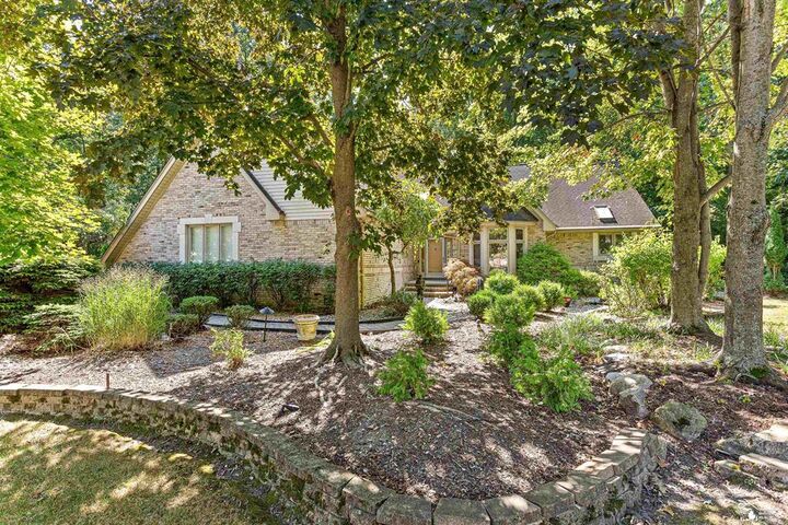 Property Photo: 2534 Farmdale Drive MI 48314