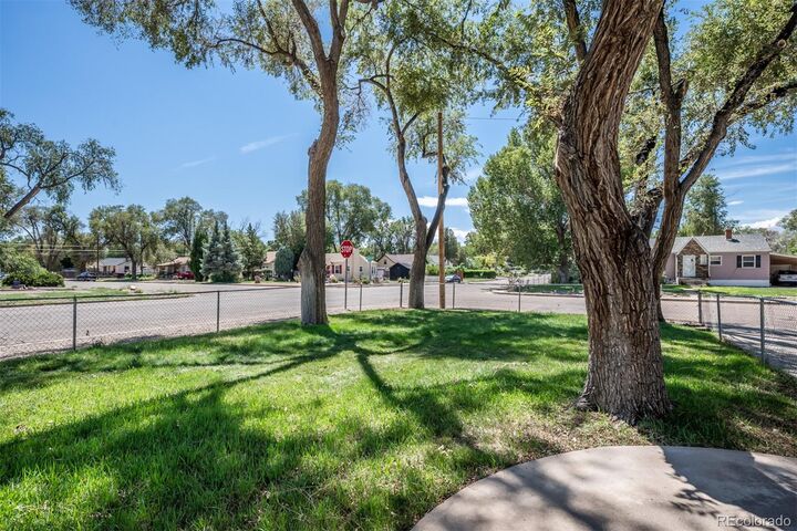 Property Photo: 601 W Pitkin Avenue CO 81004