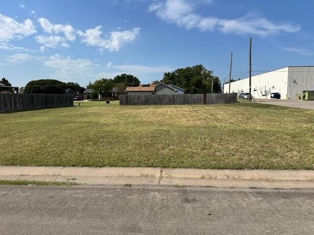 Property Photo:  416 Hickory Lane  KS 67101 
