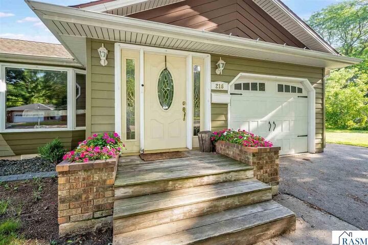 Property Photo:  216 Haynes Street  MN 56001 
