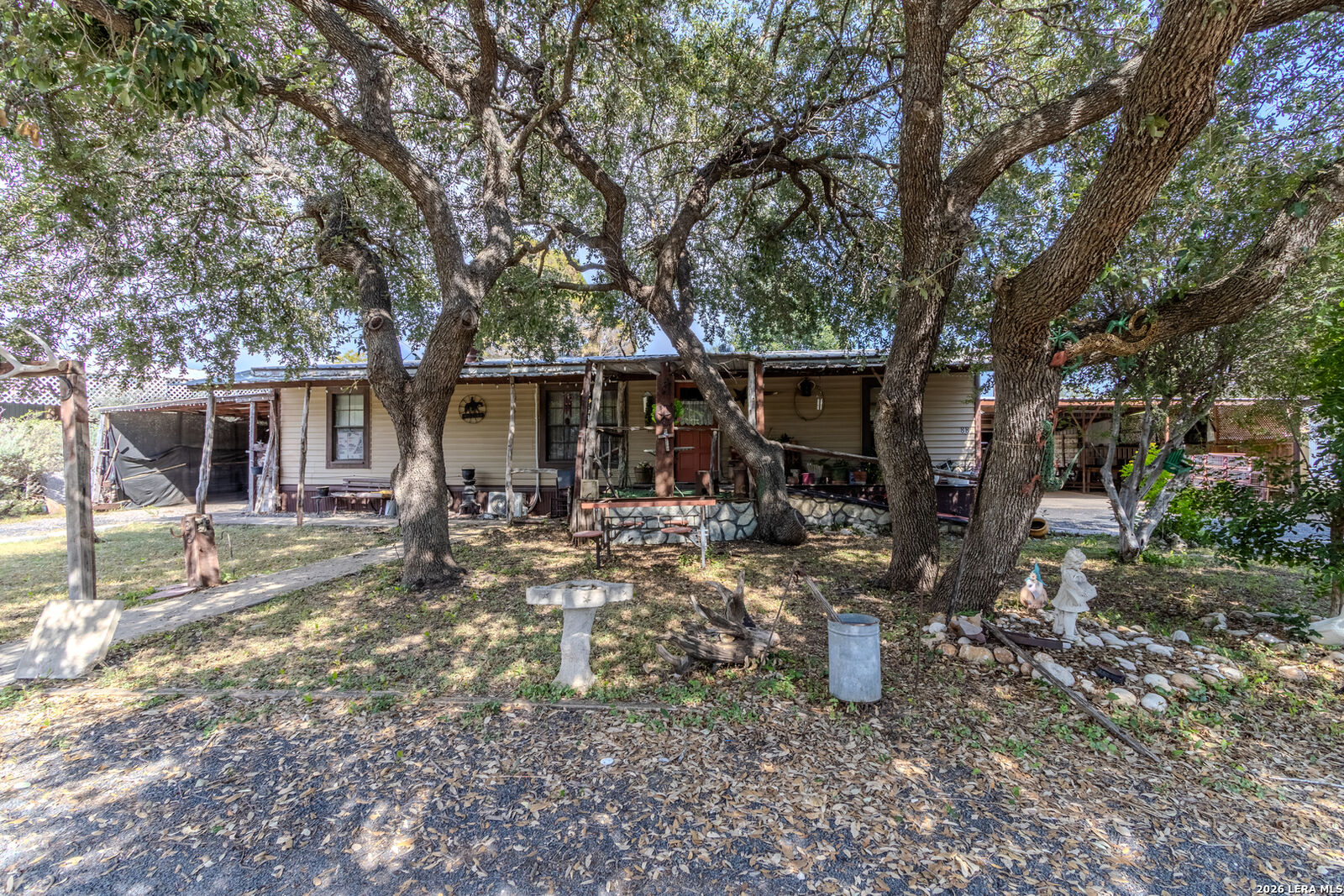 Property Photo: 88 Walnut St TX 78832