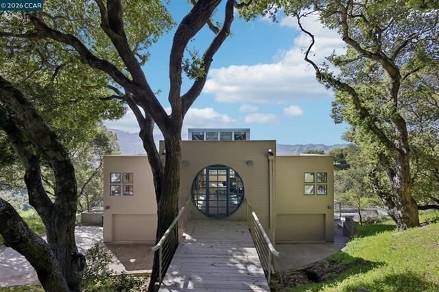 Property Photo:  319 Tappan Terrace  CA 94563 
