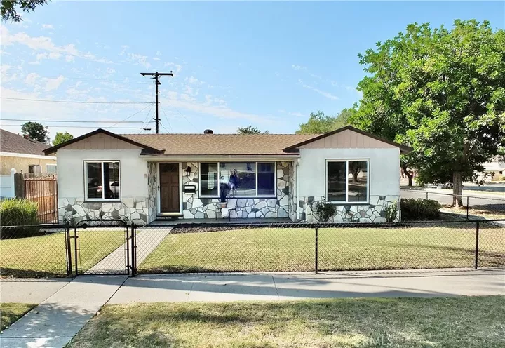 Property Photo: 3502 E Allington Street CA 90805