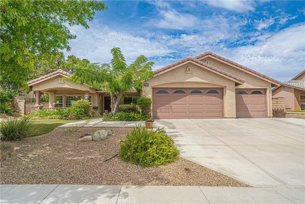 Property Photo: 42319 Camden Way CA 93536