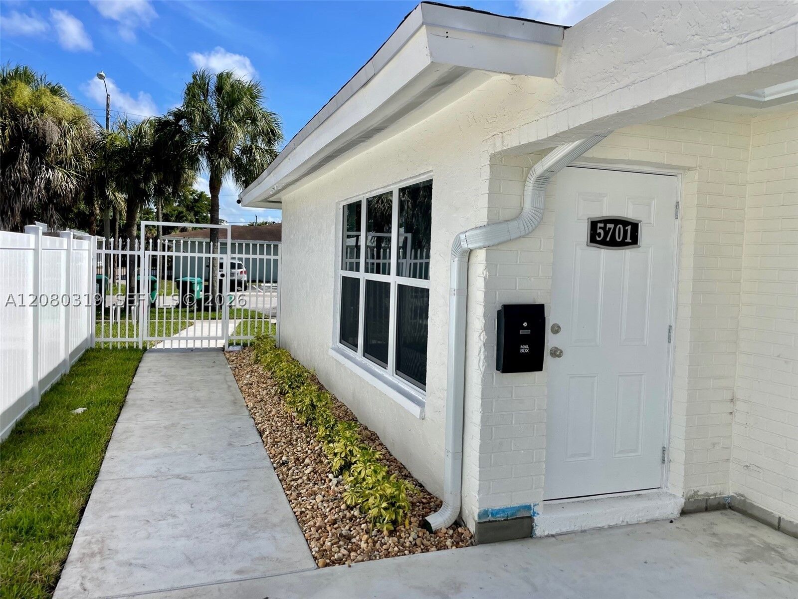 Property Photo:  5711 NW 28th St 5711  FL 33313 