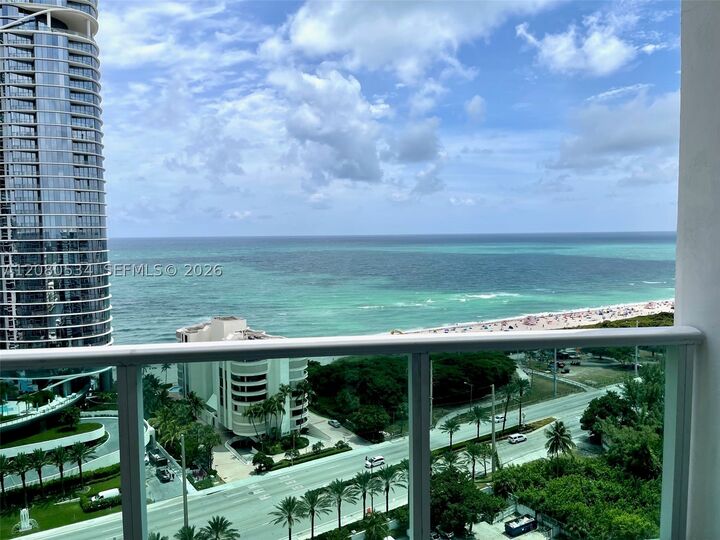 Property Photo:  100 Bayview Dr Ph08  FL 33160 