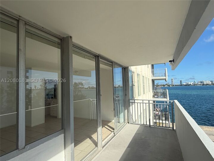 Property Photo:  