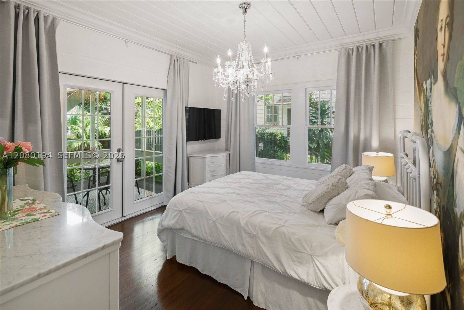 Property Photo: 743 NW 9th Ave 1 FL 33136