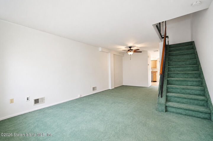 Property Photo:  52 Houston Lane  NY 10302 