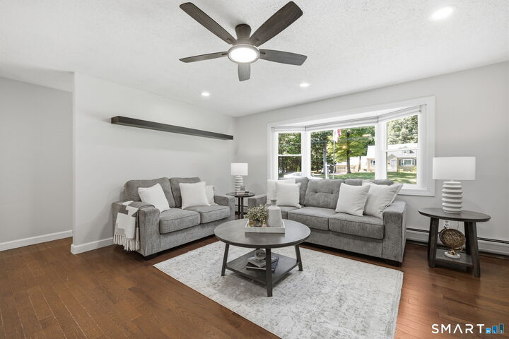 Property Photo:  658 Foster Street  CT 06074 