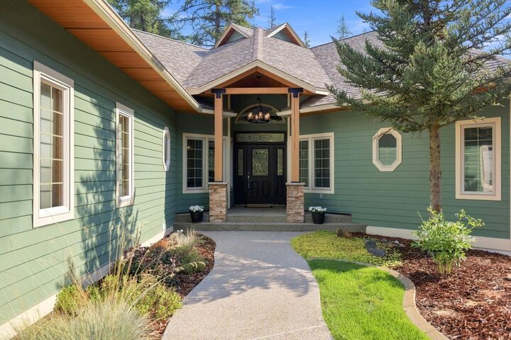 Property Photo: 639 Palmer Ln WA 99109