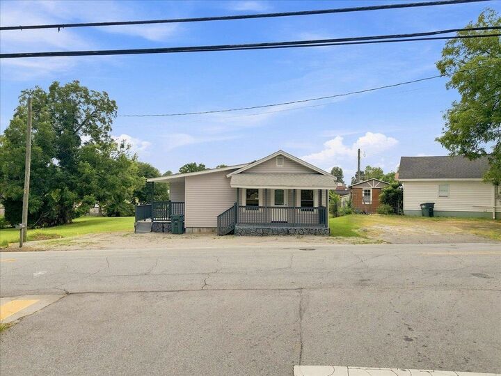 Property Photo: 923 N Pinckney Street SC 29379