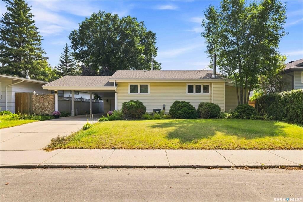 Property Photo: 6 Murphy Crescent SK S7J 2T4