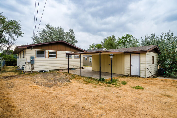 Property Photo: 1740 S Thurmond Avenue WY 82801