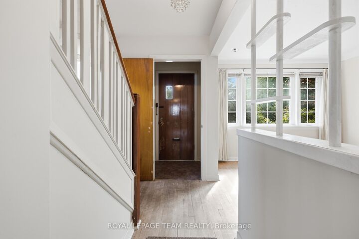Property Photo:  1020 Riddell Avenue S  ON K2C 2J5 
