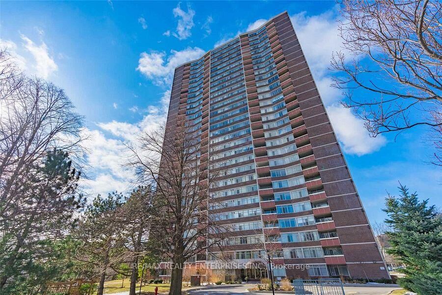 Property Photo:  3100 Kirwin Avenue 2702  ON L5A 3S6 