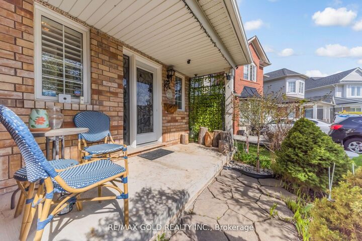 Property Photo:  70 Sweetwood Circle  ON L7A 2X7 