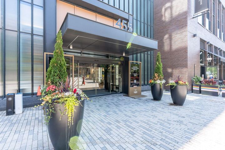 Property Photo:  455 Wellington Street W 402  ON M5J 2R2 