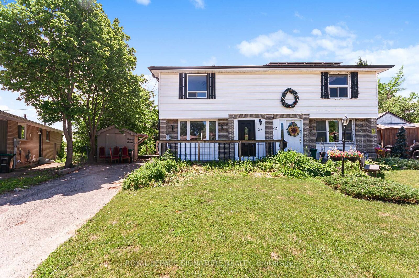 Property Photo:  27 Daphne Crescent  ON L4M 2Y7 