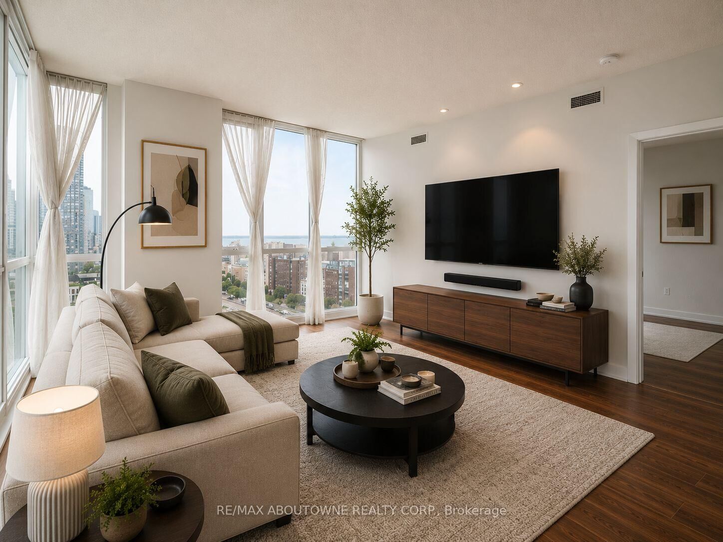 Property Photo:  75 Queens Wharf Road 1901  ON M5V 0J8 