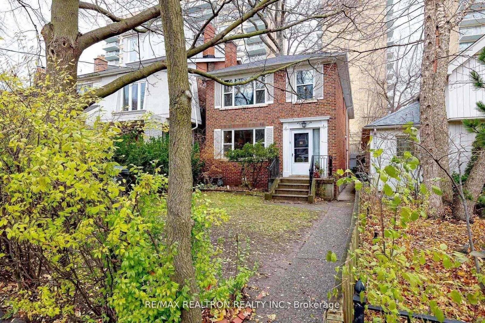 Property Photo:  22 Gormley Avenue Main  ON M4V 1Y8 