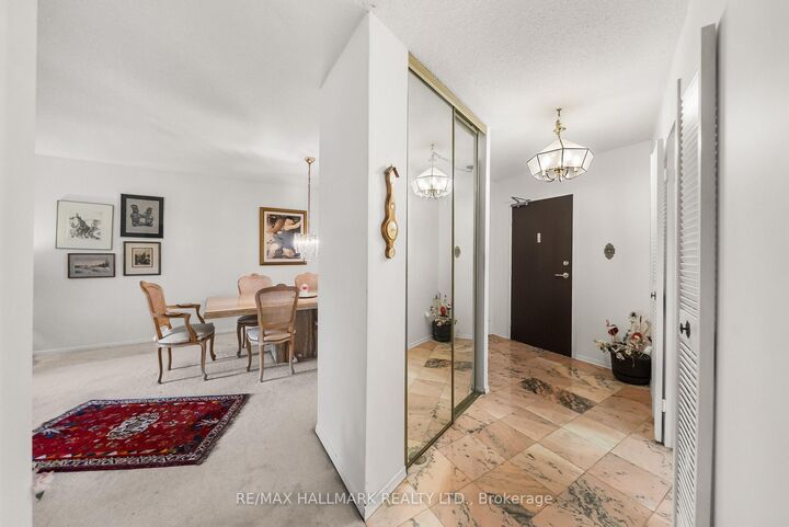 Photo de la propriété:  3303 Don Mills Road 103  ON M2J 4T6 