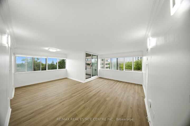 Property Photo:  1300 Mississauga Valley Boulevard 511  ON L5A 3S8 