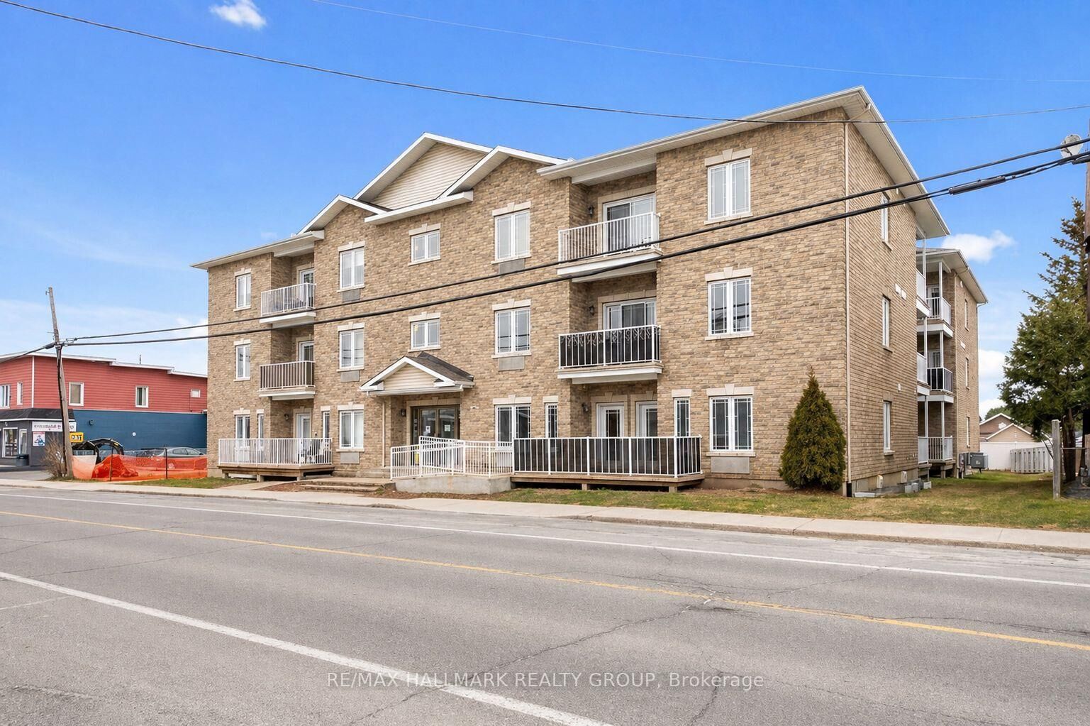 Property Photo:  1026 Laurier Street 208  ON K4K 1V6 