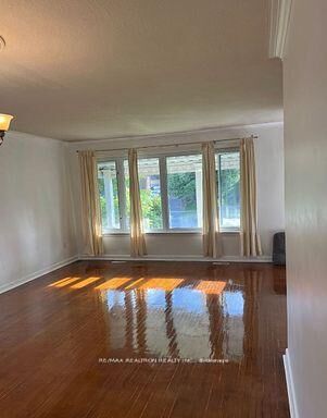 Property Photo:  49 Janray Drive  ON M1G 1Y2 