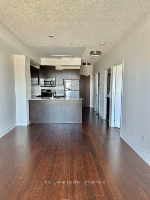 Property Photo:  360 Square One Drive 1810  ON L5B 0G7 