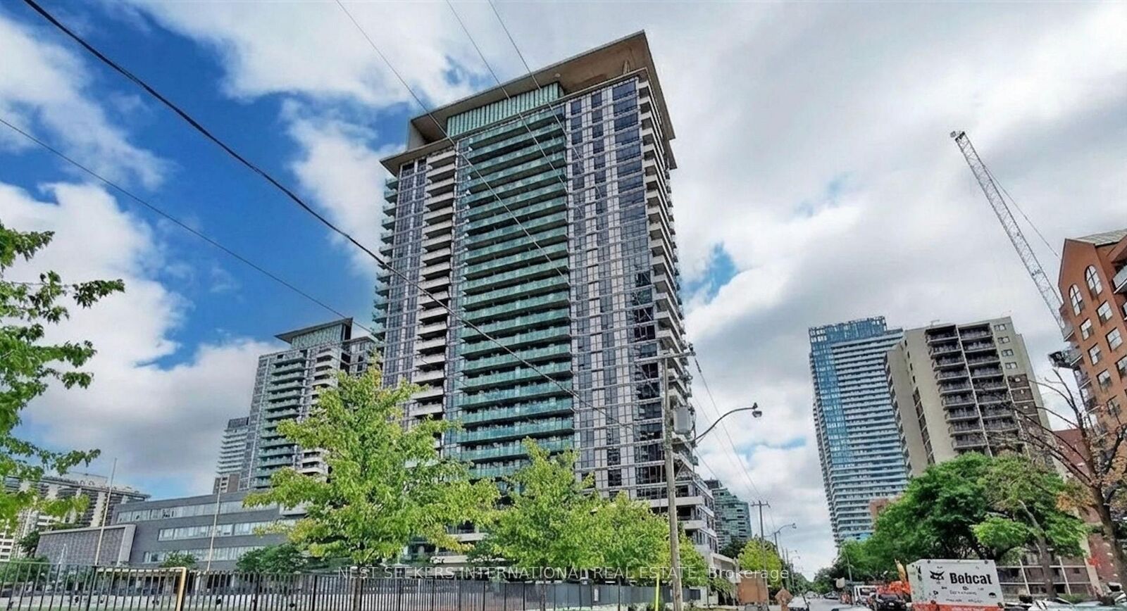 Property Photo:  70 Roehampton Avenue 1611  ON M4P 1R2 