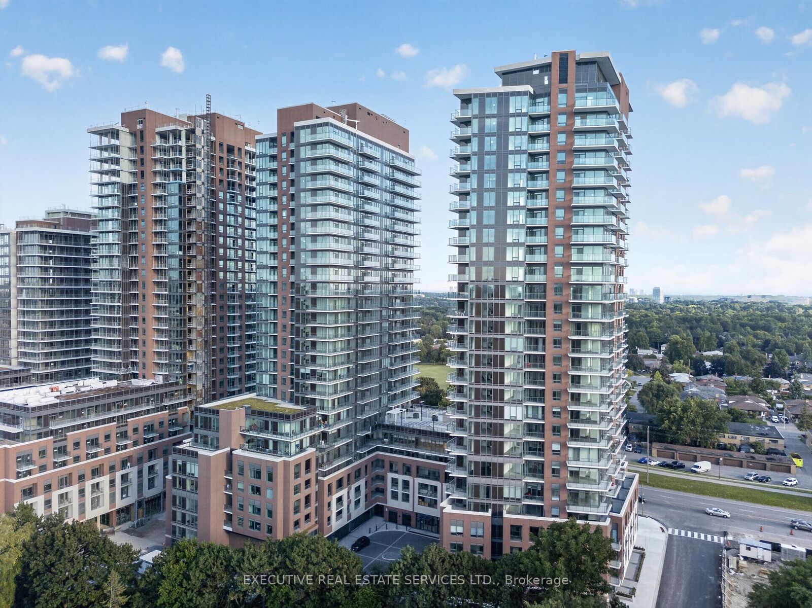 Property Photo:  4000 Eglinton Avenue W 824  ON M9A 4M2 