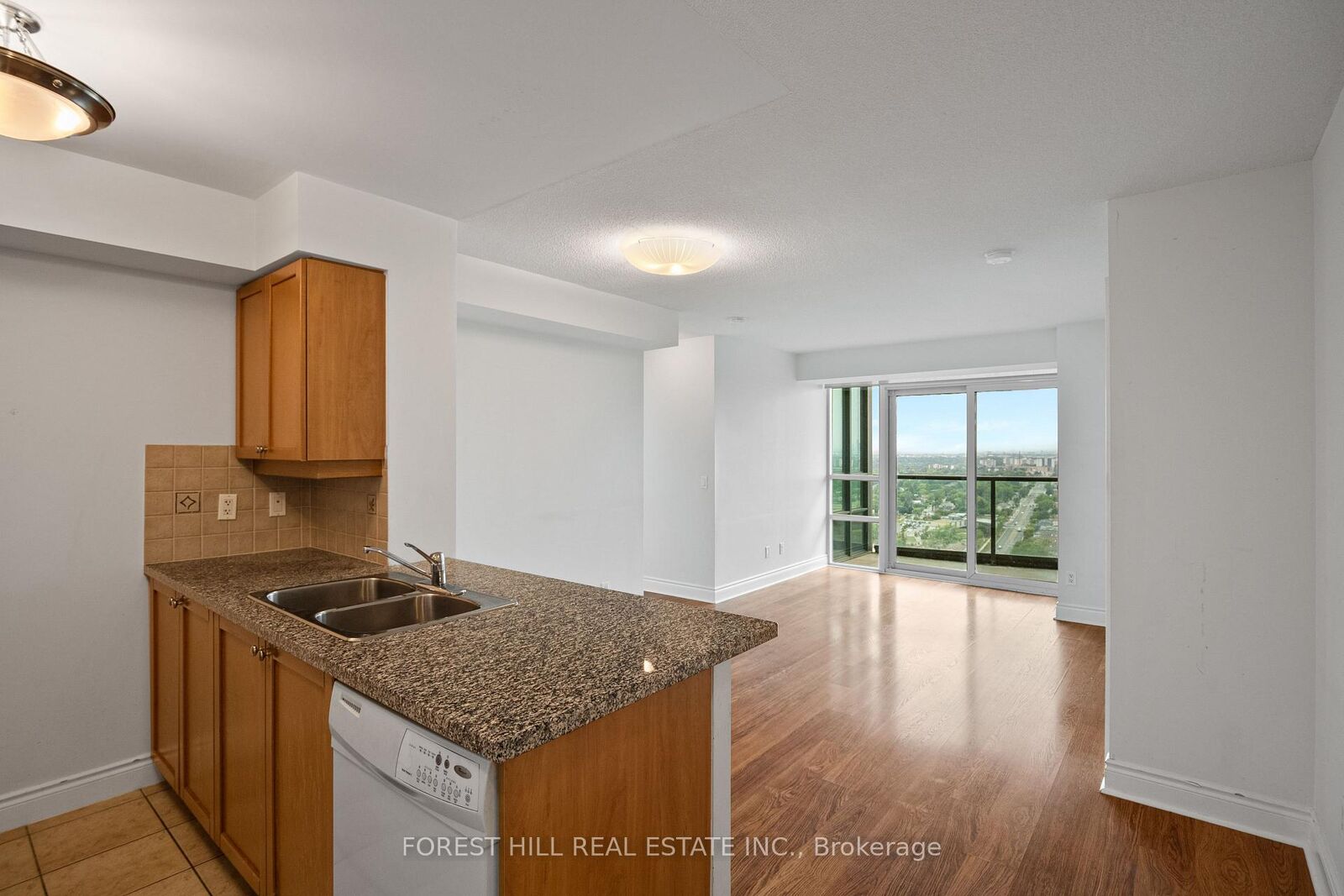 Property Photo:  15 Greenview Avenue 2807  ON M2M 4M7 