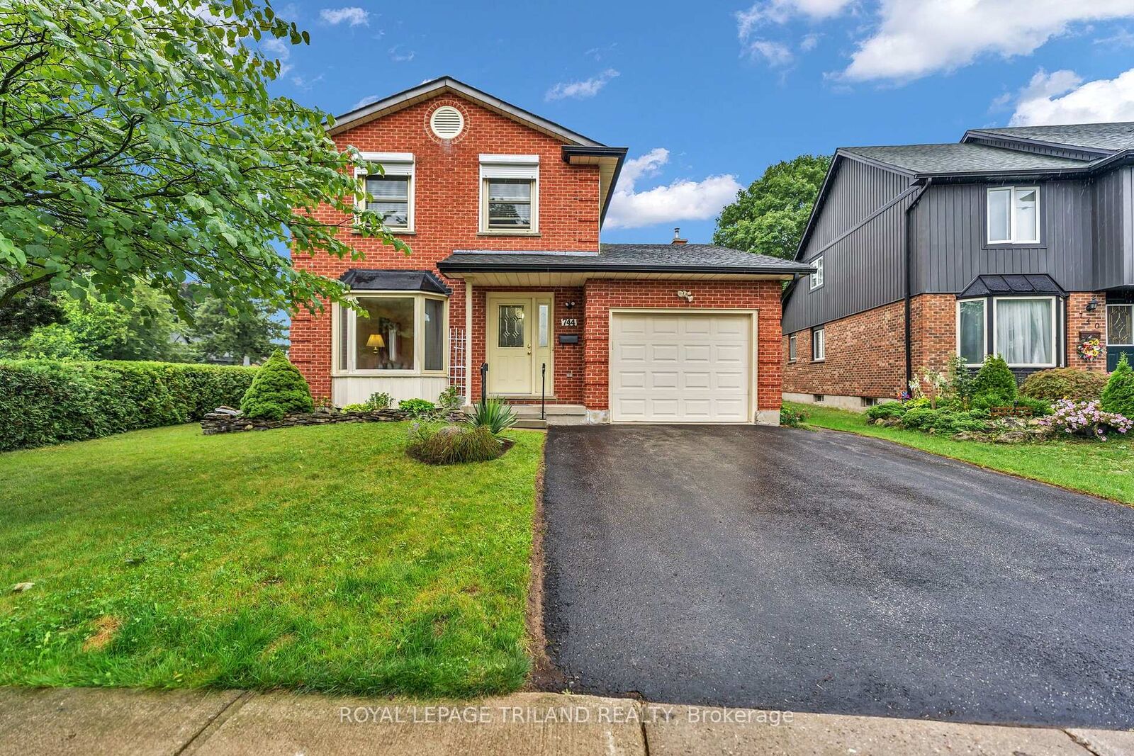 Property Photo:  744 Classic Drive  ON N5W 5T5 