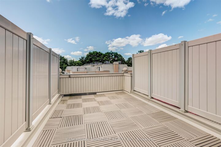 Property Photo:  11 Hargrave Lane 234  ON M4N 0A4 